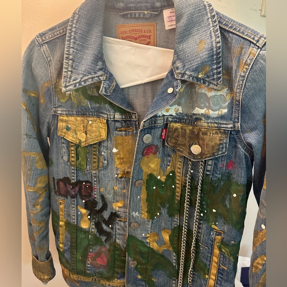 Uniquely designed levi jeans jacket